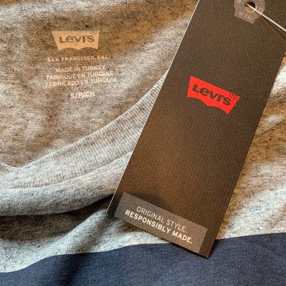 Levi’s logo perfect tee size small nwt - Picture 6 of 6